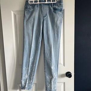 Elegant Light Blue Cropped Women's Jeans
